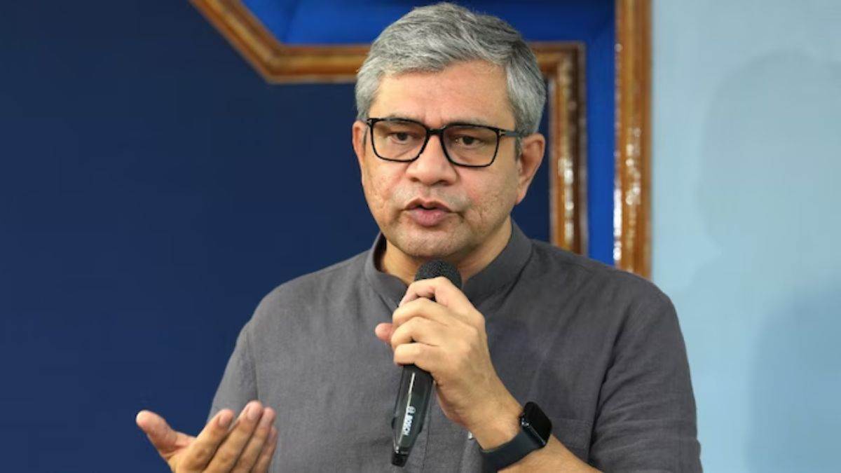 https://www.jagranimages.com/images/newimg/20082025/20_08_2025-ashwanivaishnav_pti_24019708.jpg