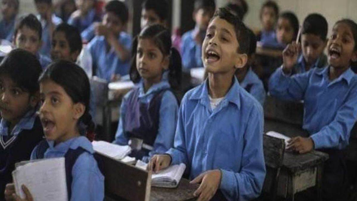 https://www.jagranimages.com/images/newimg/20082025/20_08_2025-bihar_govt_school_student_24018901_135546997.jpg