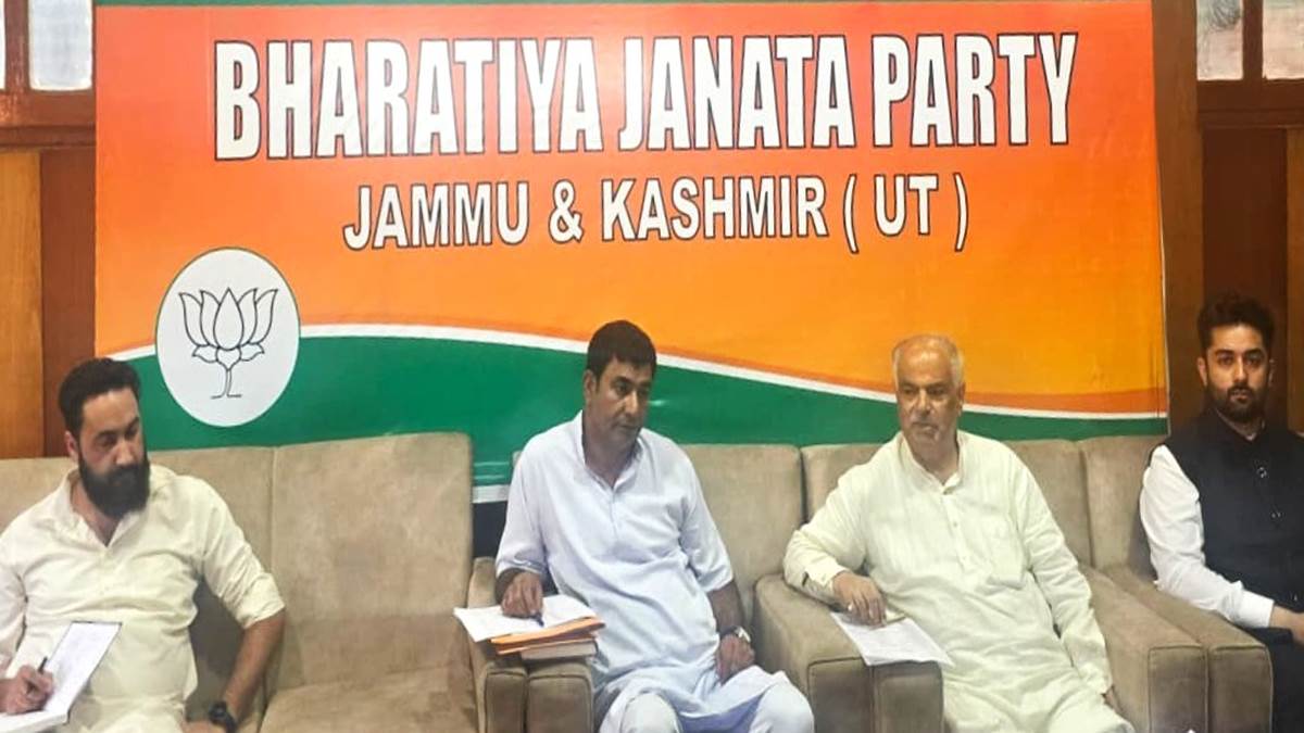 https://www.jagranimages.com/images/newimg/20082025/20_08_2025-bjp_in_kashmir_24019458.jpg