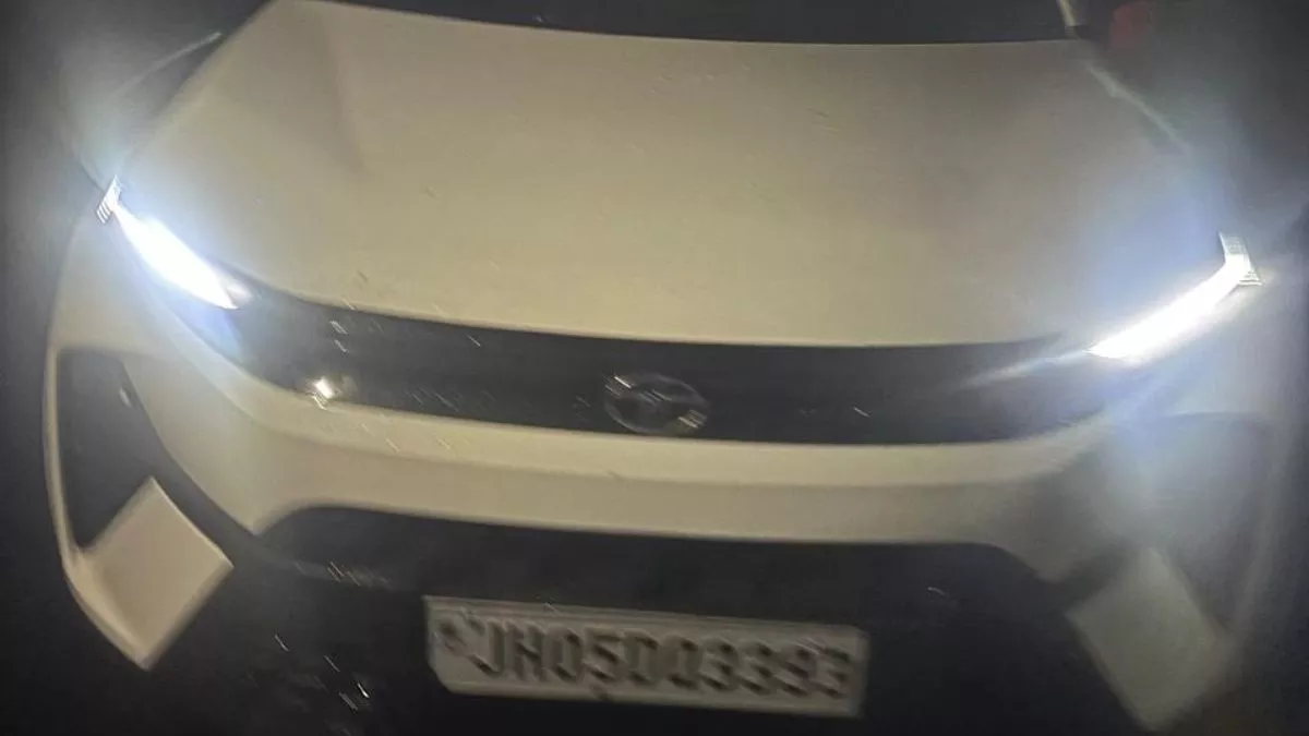 Chaibasa News: नई कार के बदले बेची थी पेंट की हुई पुरानी गाड़ी, उपभोक्ता आयोग ने लगाया 2 लाख का जुर्माना