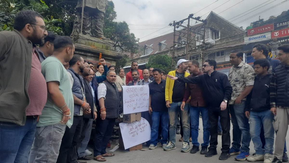 https://www.jagranimages.com/images/newimg/20082025/20_08_2025-congress-protest_24018873.jpg