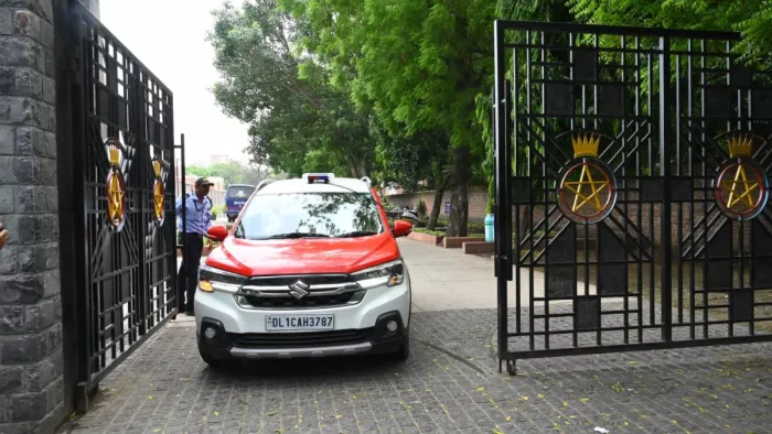 स्कूलों को बम धमकी मिलने के बाद जांच में जुटी डॉग स्क्वायड और बम डिस्पोजल टीम। फाइल फोटो