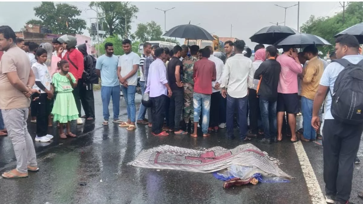 Hazaribagh Road Accident: इचाक में दर्दनाक सड़क हादसा, नवजात और महिला की मौत, एनएच-33 पर घंटों जाम