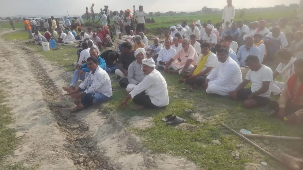 Varanasi Kolkata Expressway: किसानों ने भारत माला परियोजना का काम रोका, एक जिला-एक मुआवजे की डिमांड