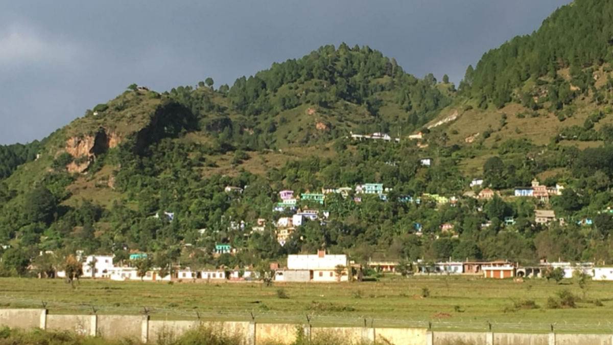 https://www.jagranimages.com/images/newimg/20082025/20_08_2025-khooni-village_24019079.jpg