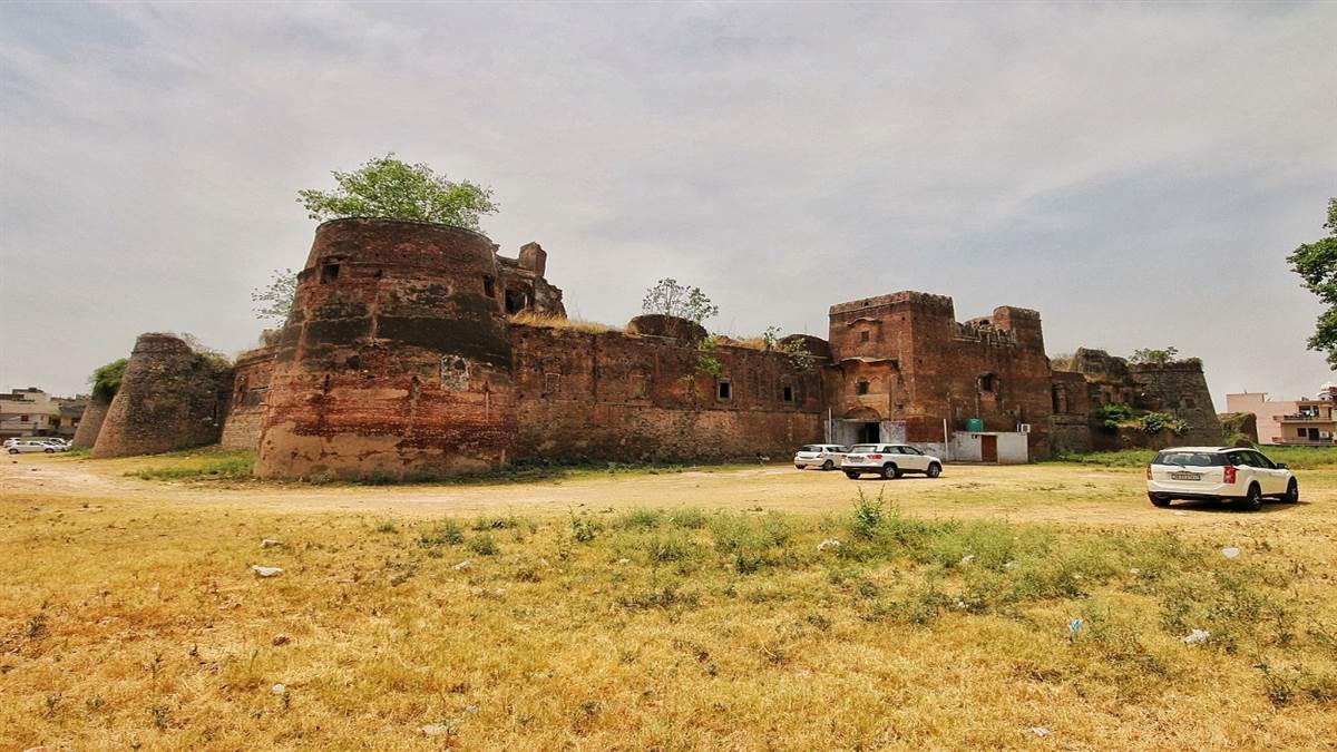 https://www.jagranimages.com/images/newimg/20082025/20_08_2025-manimajra_kila1_24018930_13454809.jpg