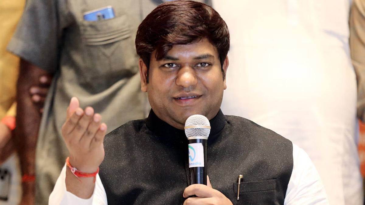 https://www.jagranimages.com/images/newimg/20082025/20_08_2025-mukesh_sahani_24018590_132645395.jpg