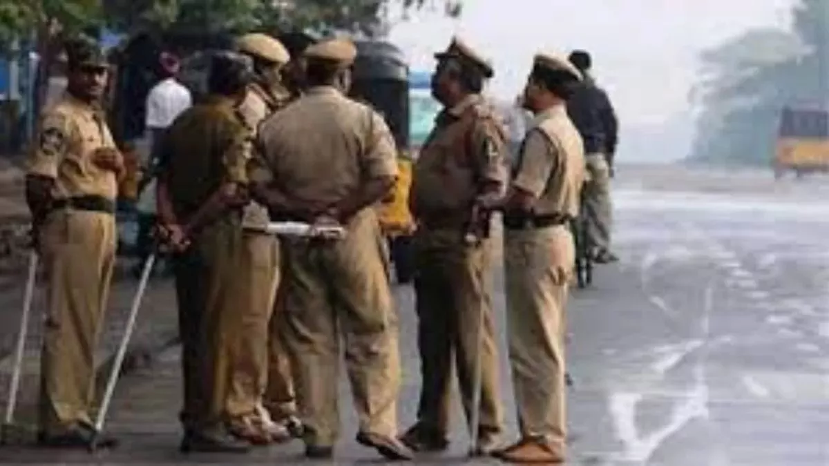 Bihar News: शराब धंधेबाजों ने दारोगा का गला दबाया, थानेदार को फोन करने की कोशिश की तो मोबाइल भी तोड़ा