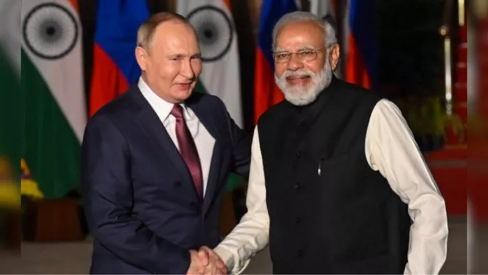 रूसी राष्ट्रपति पुतिन और पीएम मोदी। (फाइल फोटो)