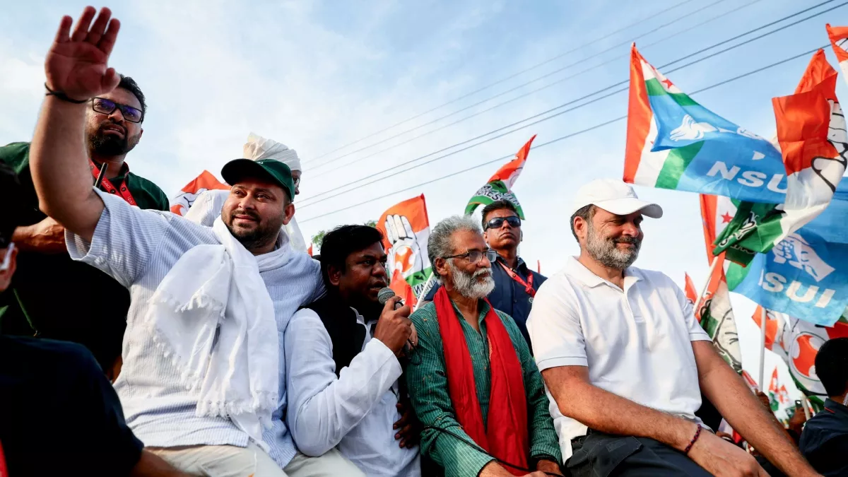 Bihar Assembly Election 2025: संविधान और एसआईआर बने महागठबंधन के हथियार, निशाने पर एनडीए