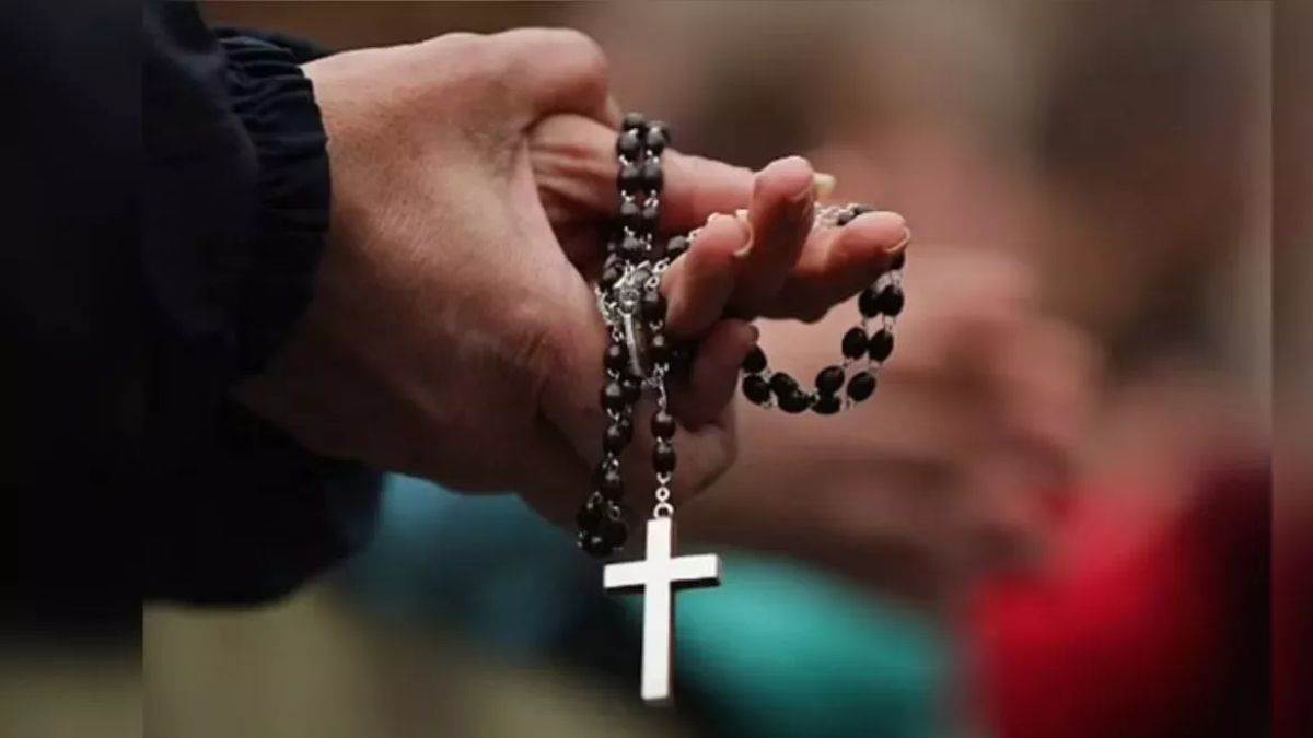 https://www.jagranimages.com/images/newimg/20082025/20_08_2025-religion_change_24019689.jpg