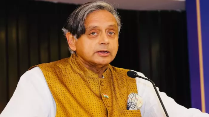 शशि थरूर ने कहा कि पाकिस्तान आतंकी नेटवर्क को खत्म करें। (फोटो सोर्स- पीटीआई)