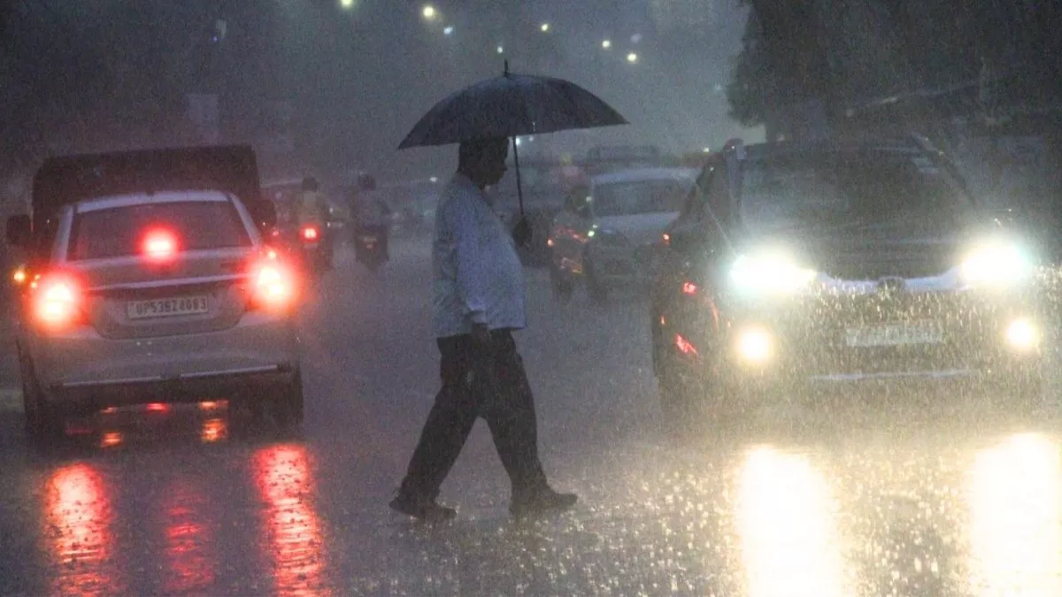 UP Weather Today: राजधानी लखनऊ समेत 50 से अधिक जिलों में कल से भारी बारिश का अलर्ट, पढ़िए आज कैसा रहेगा मौसम