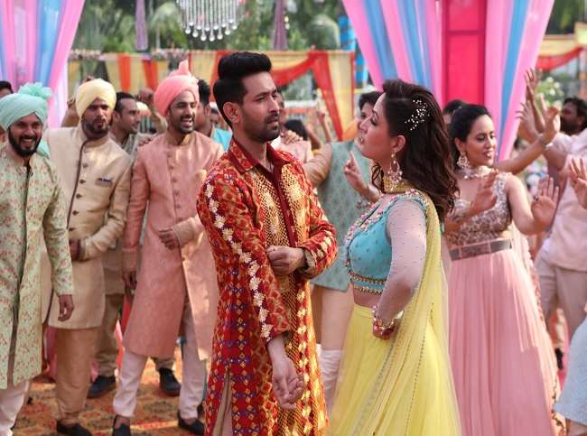 Ginny Weds Sunny Song LOL out now, Yami Gautam and Vikrant Massey are celebrating a big fat Indian wedding