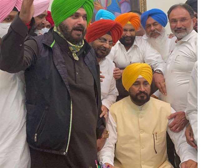 LIVE Punjab New CM Oath:: Charanjit Singh Channi get oth of punjabCM and Randhawa and OP Soni Also get Oth