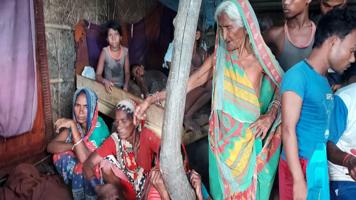 Madhepura News: चार बच्चों के सिर से उठा पिता का साया, जहरीला खाना खाने से 18 लोग हुए थे बीमार