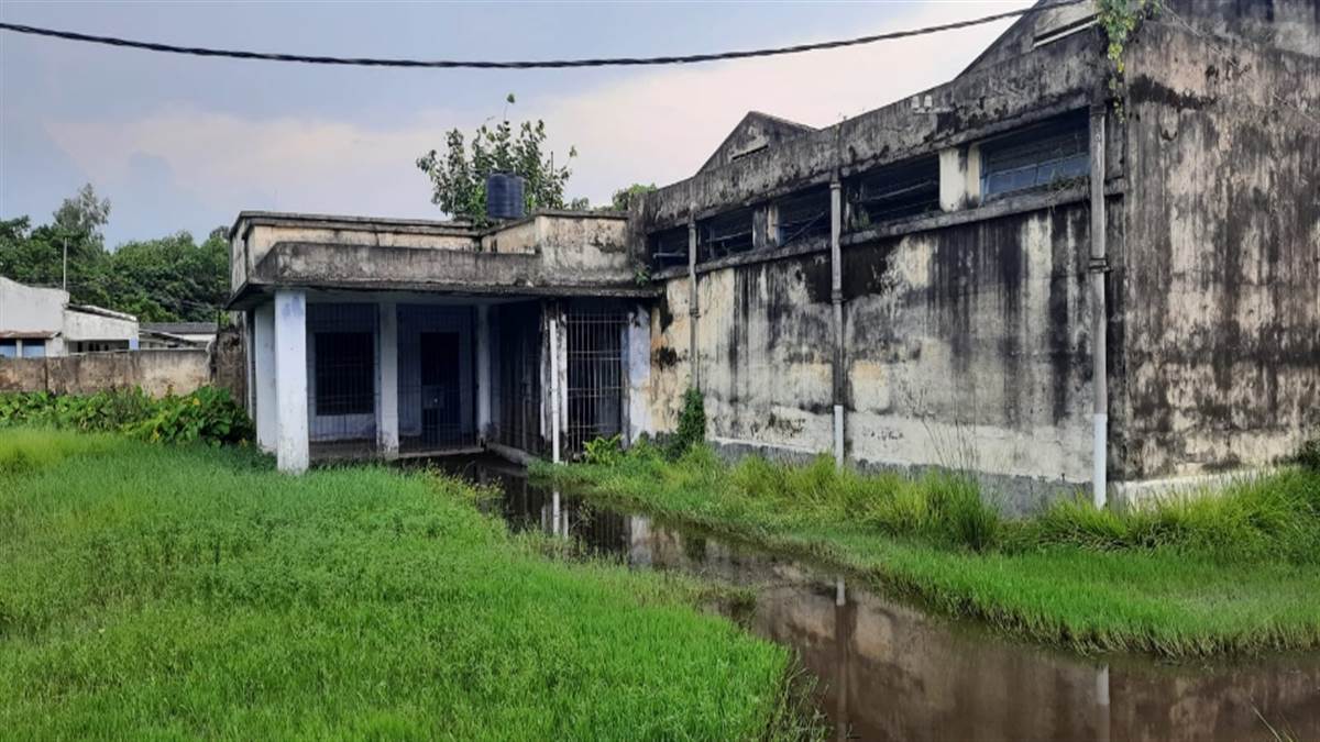 मुजफ्फरपुर में बदहाल बीआरए ब‍िहार विश्वविद्यालय का प्रेस। फोटो-जागरण