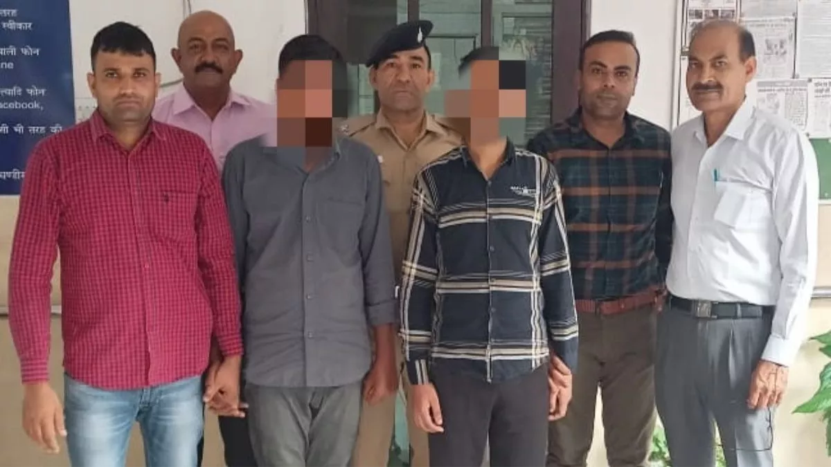 खुद को बताया कनाडा में, पुलिस ने UP से पकड़ा, चंडीगढ़ के व्यक्ति से 2.40 लाख रुपये ठगने वाले दो शातिर गिरफ्तार