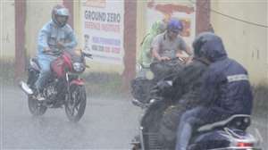 Uttarakhand Weather: उत्तराखंड में मौसम के तेवर बदले हुए हैं
