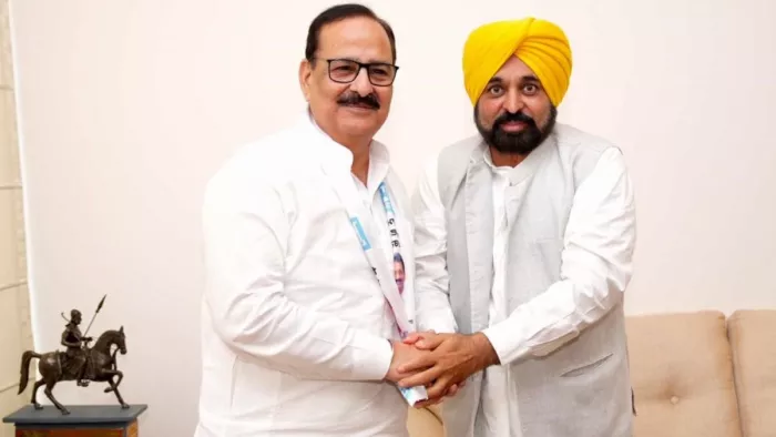 पूर्व MLA अरुण नारंग ने BJP को कहा अलविदा, थामा आम आदमी पार्टी का दामन