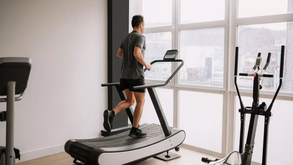 20000 रुपए से भी कम दाम वाली ये Treadmills हैं सेहत का खजाना, वजन कम होने के साथ ही मिलेंगे ढेरों फायदे
