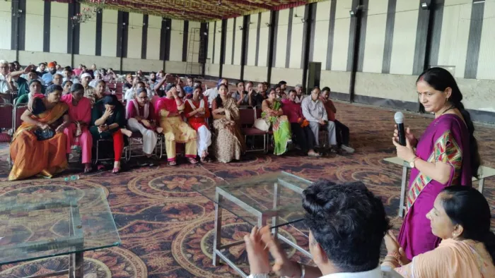 कूड़ा निस्तारण के लिए एक साथ बैठे सांसद, विधायक और महापौर अनीता