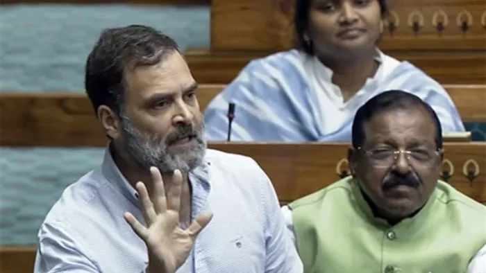 लोकसभा में महिला आरक्षण बिल पर चर्चा के दौरान राहुल गांधी। (फोटो- एएनआई)