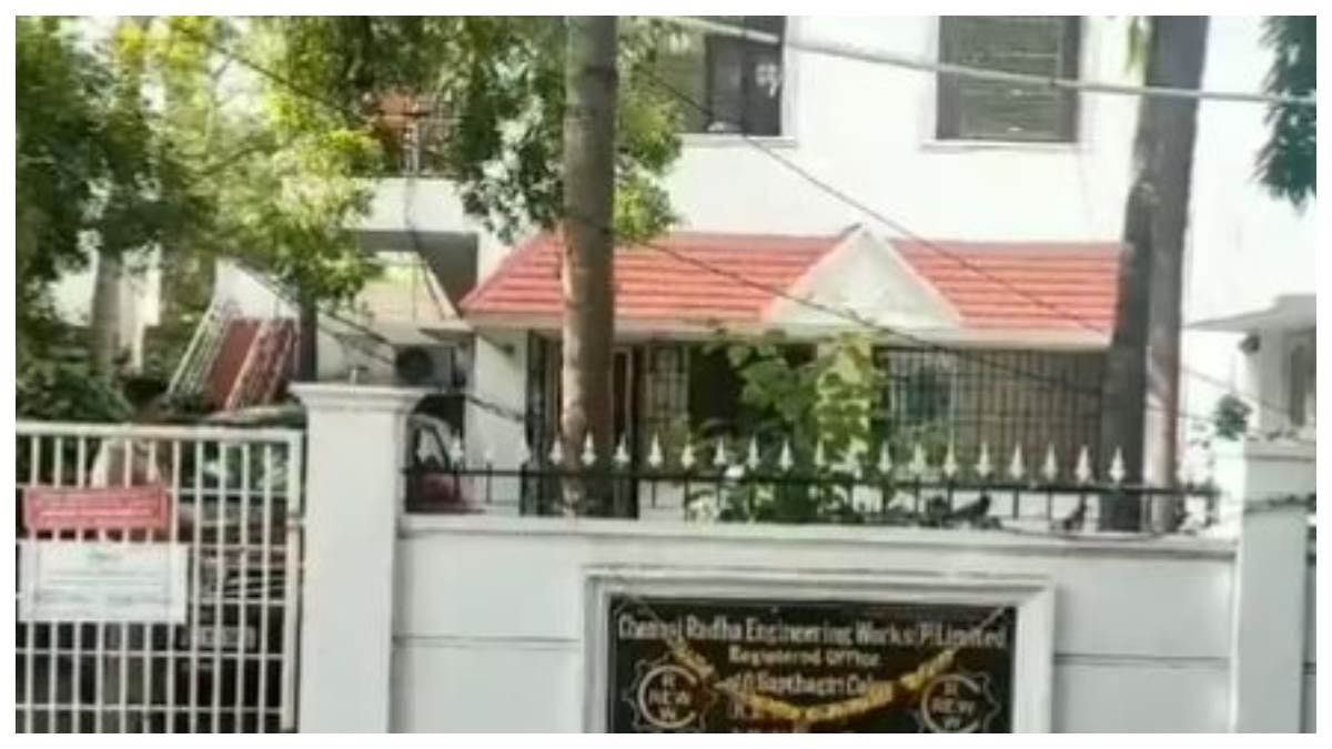 income tax department raids the premises of electricity board contractors in tamil nadu tneb and tangedo under investigation