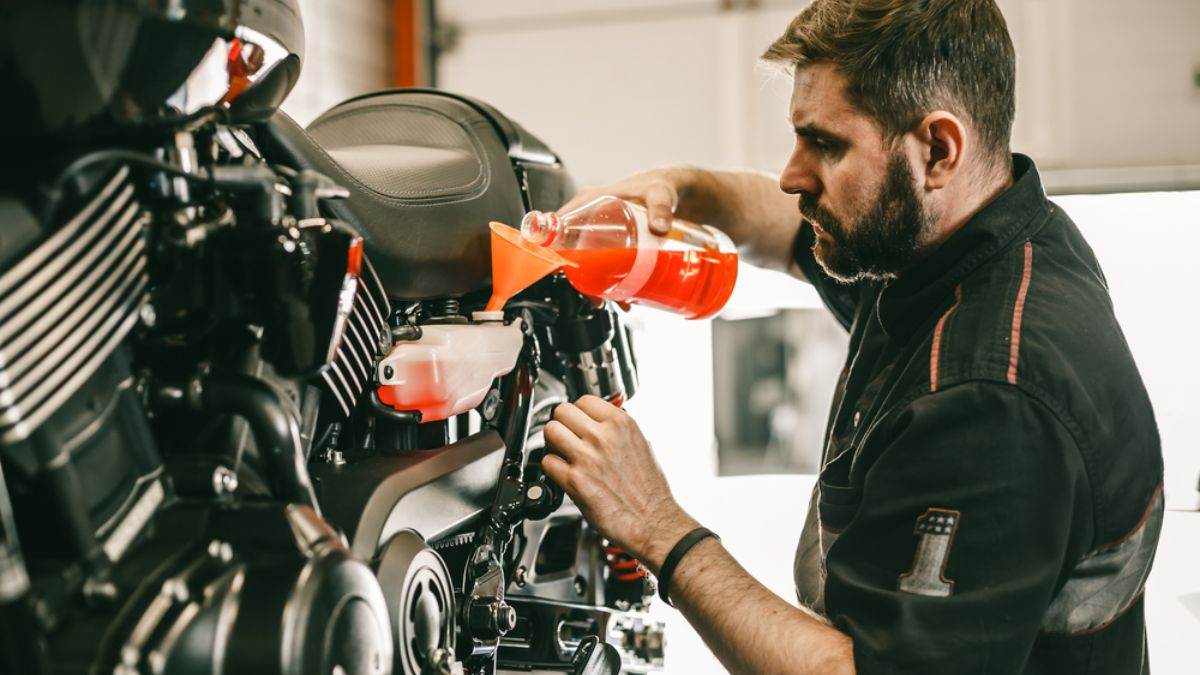 https://www.jagranimages.com/images/newimg/20092024/20_09_2024-bike_maintenance_tips_23800592.jpg