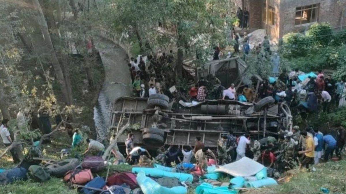 major accident budgam jammu and kashmir bus filled with bsf soldiers fell into ditch many personnel died many injured