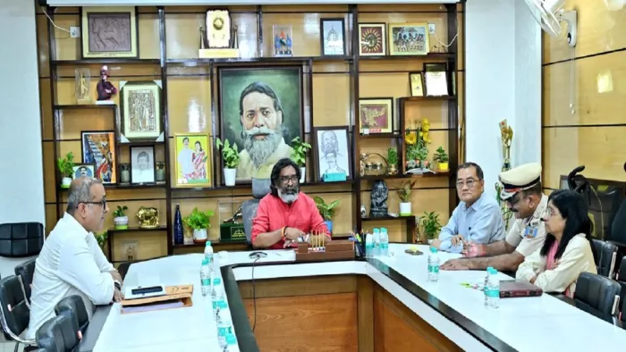 Hemant Soren: कदाचारमुक्त जेएसएससी परीक्षा को लेकर मुख्यमंत्री ने अधिकारियों की लगाई क्लास।
