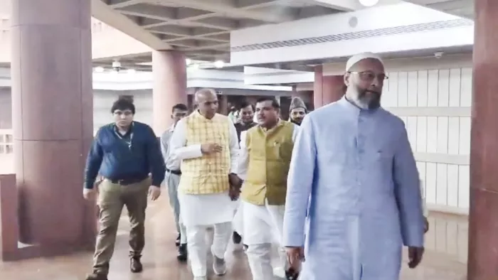 जेपीसी की बैठक में भाग लेने पहुंचे सांसद (फाइल फोटो)