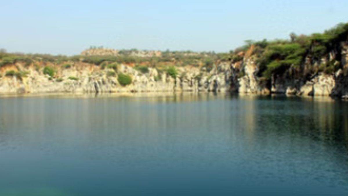 https://www.jagranimages.com/images/newimg/20092025/20_09_2025-artificial_lake_24053719_144727579.jpg
