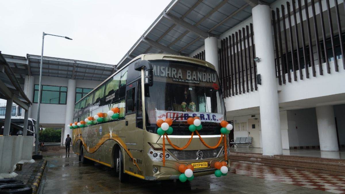 https://www.jagranimages.com/images/newimg/20092025/20_09_2025-bihar_bus_news_1_24054494.jpg