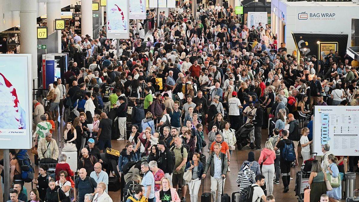 https://www.jagranimages.com/images/newimg/20092025/20_09_2025-cyber_attack_europe_airports_24054353.jpg