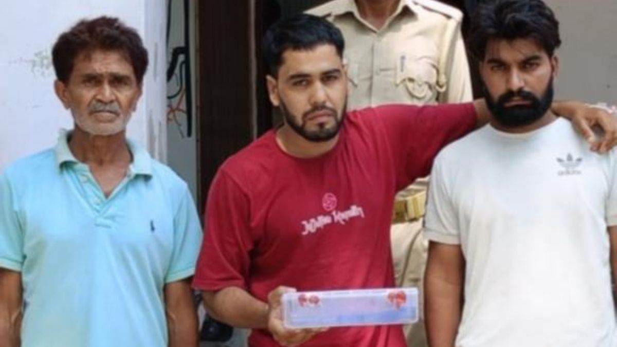 https://www.jagranimages.com/images/newimg/20092025/20_09_2025-firing_arrest_24054386.jpg