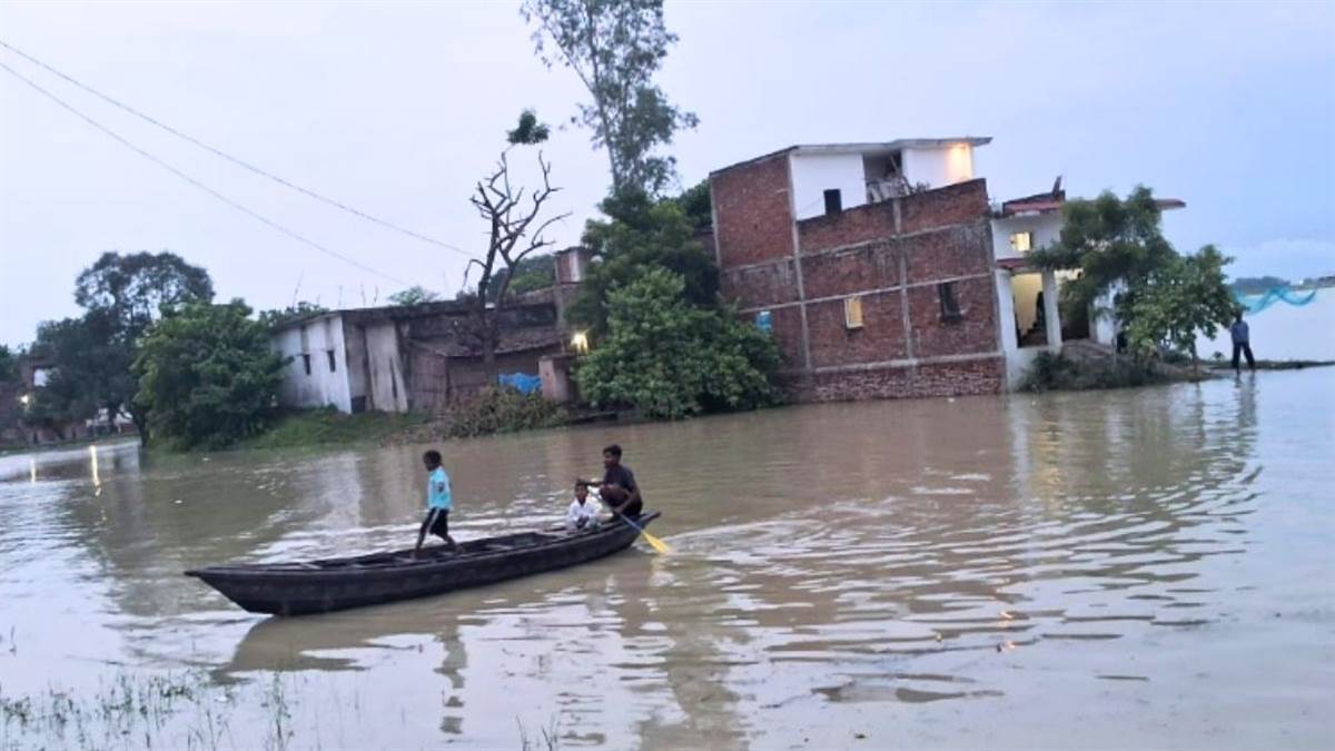 https://www.jagranimages.com/images/newimg/20092025/20_09_2025-floodgkpph_24053498.jpg