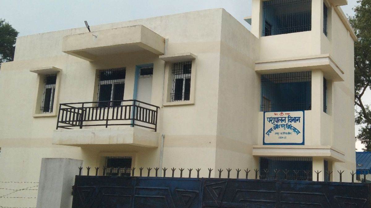 https://www.jagranimages.com/images/newimg/20092025/20_09_2025-jaipur_animal_hospital_24053519.jpg