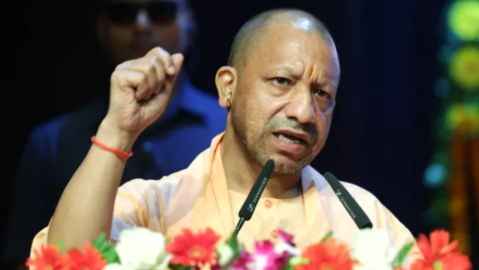 लोक भवन में मिशन शक्ति के पांचवें चरण का शुभारंभ करने के बाद कार्यक्रम को संबोधित करते सीएम योगी आदित्यनाथ
