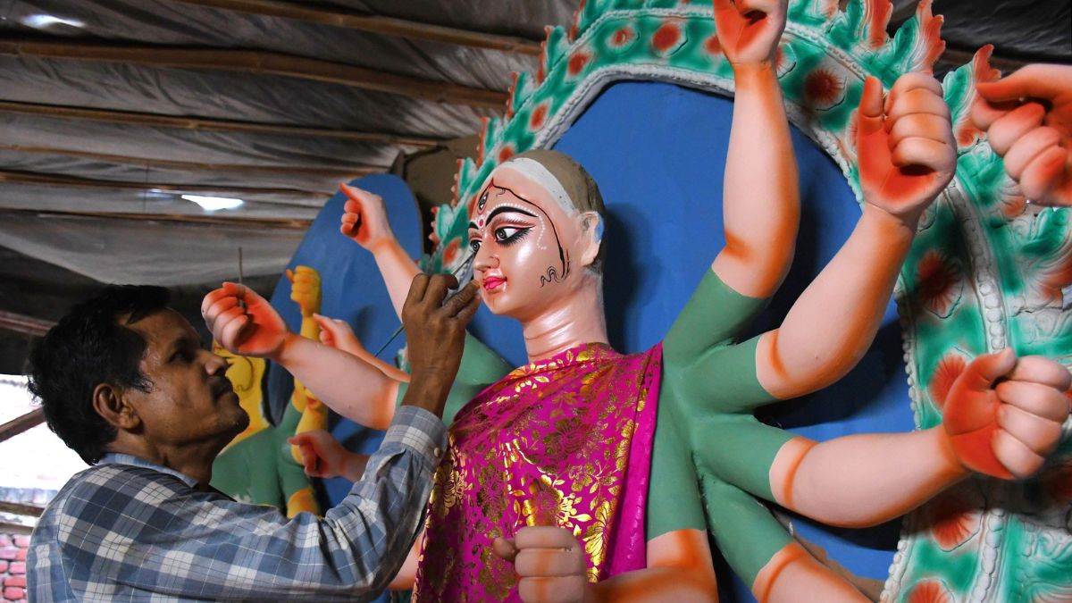 https://www.jagranimages.com/images/newimg/20092025/20_09_2025-navratri_24053817.jpg