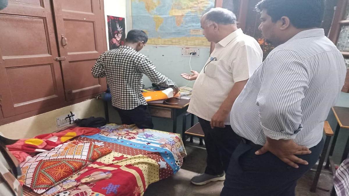 https://www.jagranimages.com/images/newimg/20092025/20_09_2025-pcb_hostel_24054081.jpg
