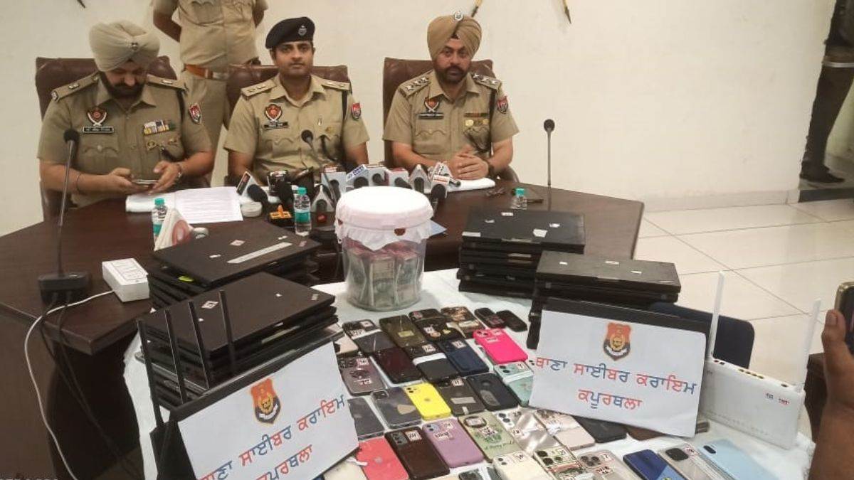 https://www.jagranimages.com/images/newimg/20092025/20_09_2025-police_51_24054482.jpg