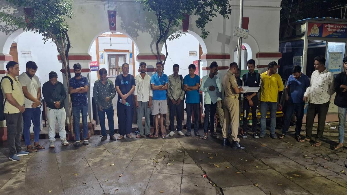 https://www.jagranimages.com/images/newimg/20092025/20_09_2025-police_action_24054127.jpg