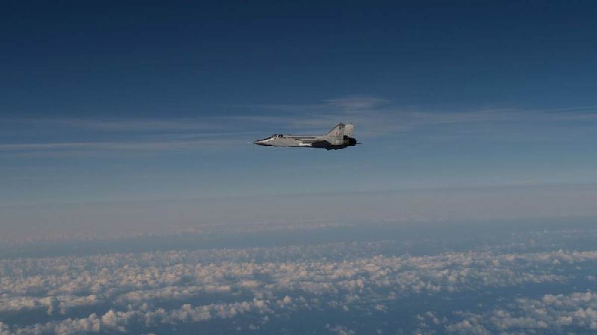 https://www.jagranimages.com/images/newimg/20092025/20_09_2025-russia_fighter_jet_1_24053787.jpg