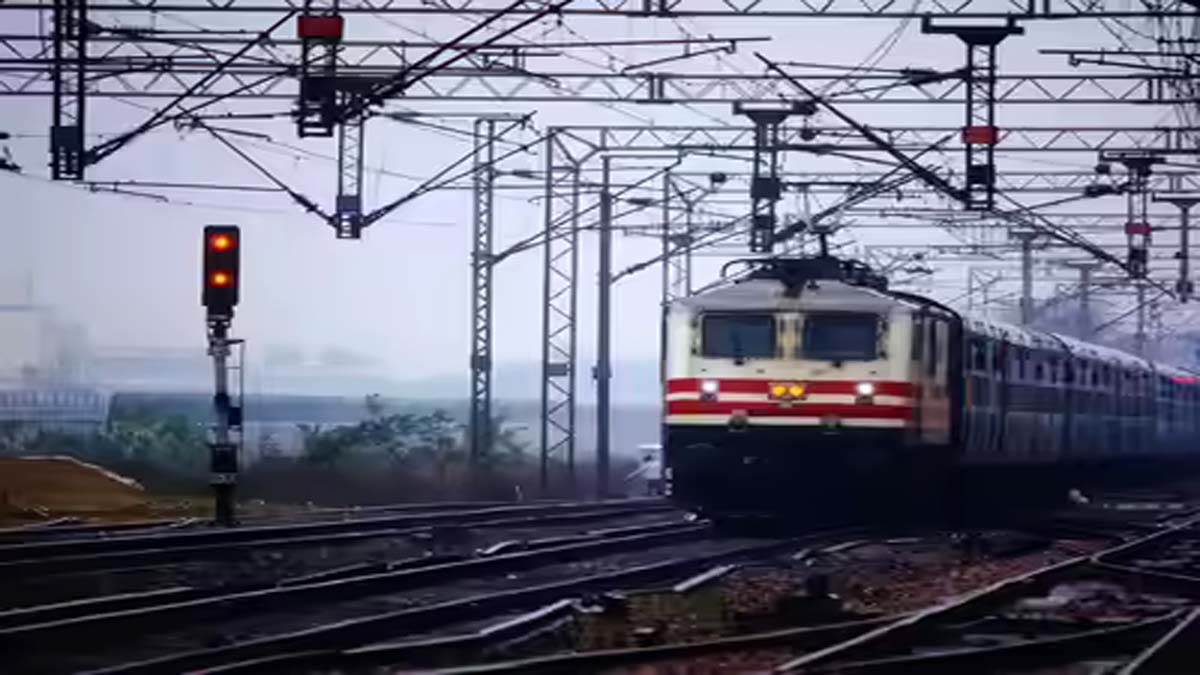 https://www.jagranimages.com/images/newimg/20092025/20_09_2025-special_trains_irctc_24053365.jpg