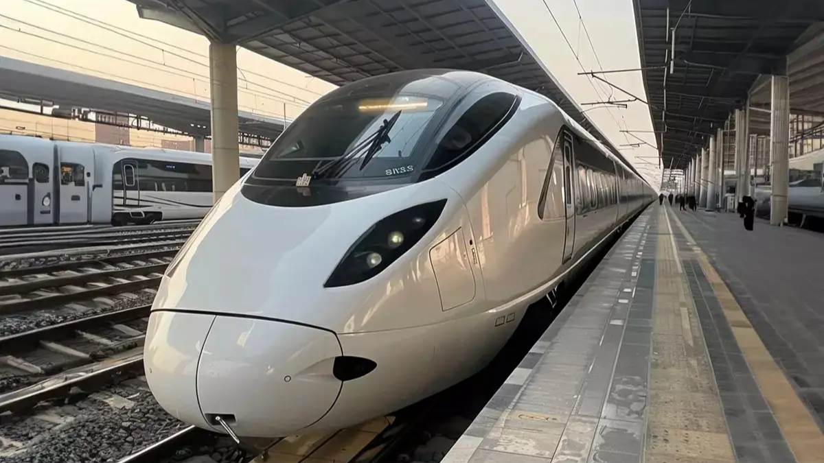 https://www.jagranimages.com/images/newimg/20092025/20_09_2025-train_1_24054259.jpg