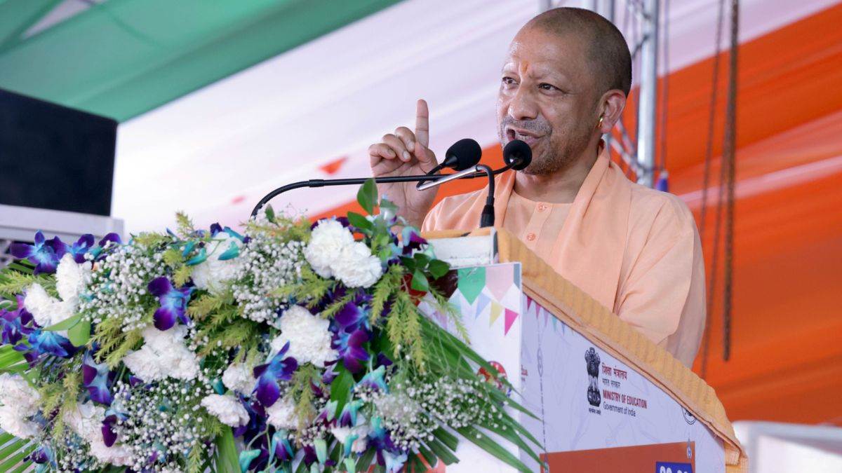 https://www.jagranimages.com/images/newimg/20092025/20_09_2025-yogi_10_24054204.jpg