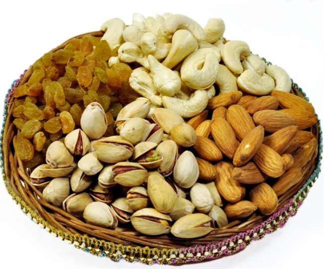 पटना में खिला मेवों का बाजार, मिठाई पर भरोसा कम होने से ड्राई फ्रूट की