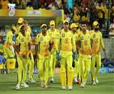 CSK की टीम कप्तान MS Dhoni के साथ (फोटो- पीटीआइ)