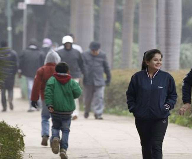 Weather ALERT! दिल्ली-एनसीआर में धुंध की दस्तक, पढ़िये- ठंड को लेकर IMD की ताजा भविष्यवाणी